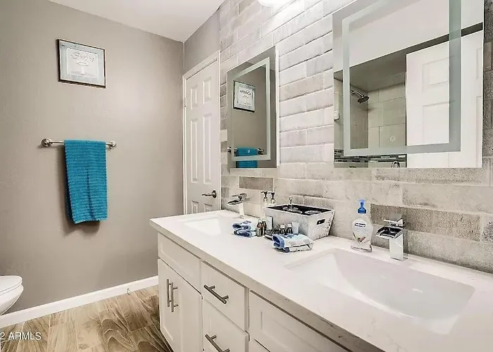 Holiday home Premium Townhome Near Old Town W Pool *
