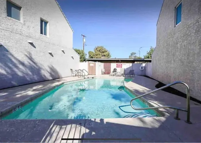Premium Townhome Near Old Town W Pool Holiday home *
